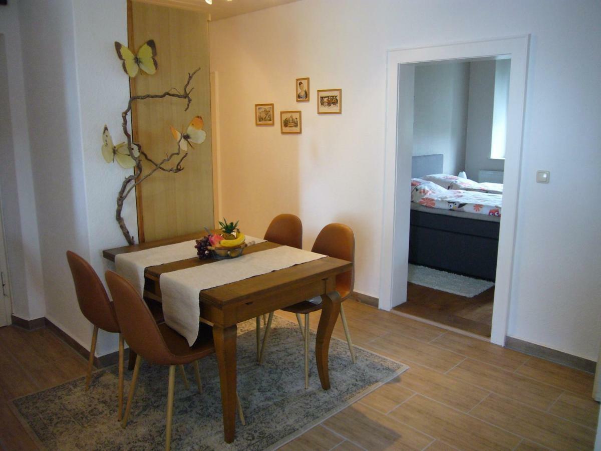 Ferienwohnung Im Alten Schulhaus - Keine Monteure Plech Exteriör bild
